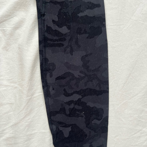 Lululemon Black Camouflage Leggings - Picture 6 of 7